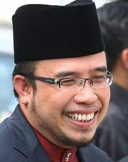  Dr Mohd Asri Zainul Abidin