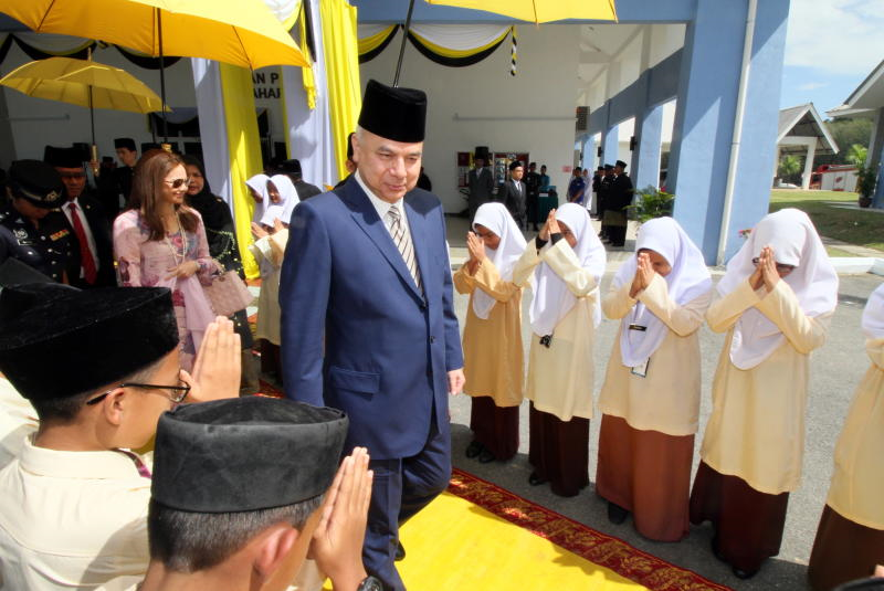 Sultan Nazrin Isytihar MRSM Sultan Azlan Shah Nama Baharu ...