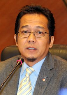 Razali merupakan penyandang kerusi Parlimen Muar.