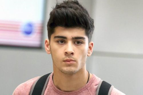 Zayn Malik berang dengan sikap jurugambar yang merakam gambarnya. 