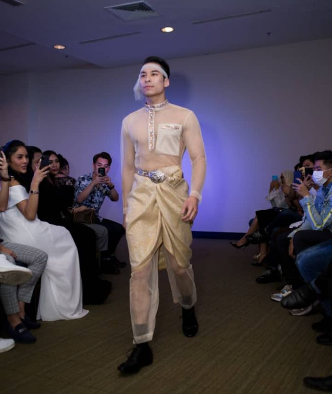 Model baju Melayu transparent nampak puting jawab isu Model baju Melayu transparent nampak puting jawab isu