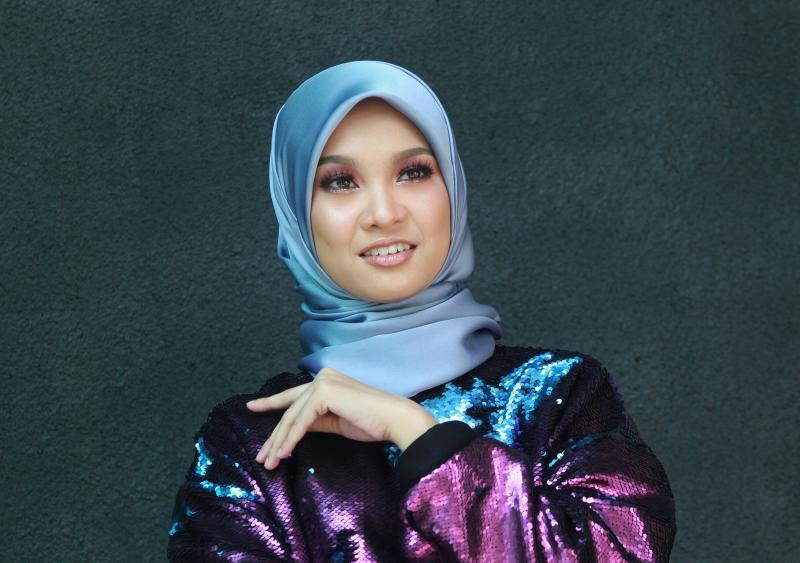 Siapa Kata Artis Wanita Hanya Perlu Jual Wajah Kenali 10 Selebriti Beauty With Brain Malaysia Figura Mstar