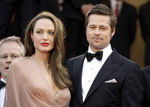 Brangelina pasangan kontroversi hollywood.