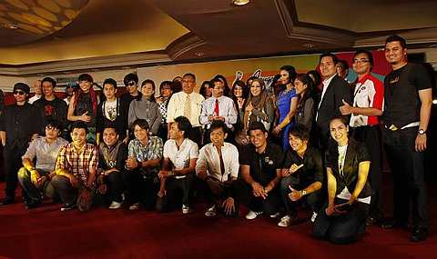  Antara artis yang hadir pada sidang media ABPBH2009 di Palace of Golden Horses Hotel Mines City Resort.=Foto THE STAR Oleh NURAFIFI EHSAN 