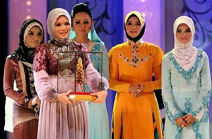 Aida juarai Gadis Melayu terbitan TV9 - foto THE STAR oleh RICKY LAI