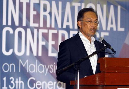 Anwar nafi terlibat dalam insiden pencerobohan pengganas Sulu di Lahad Datu.