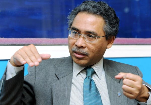 Prof Dr Azmi Hassan