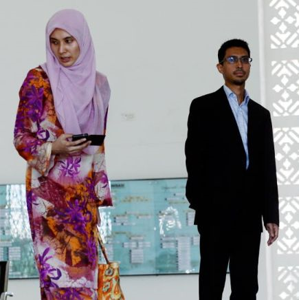 Nurul Izzah Akhirnya Bercerai Semasa Mstar