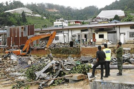 Kerja-kerja perobohan dimulakan pada Rabu.