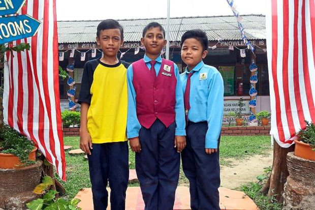 Dua Pelajar Melayu Duduki Peperiksaan UPSR Kertas Tamil - Semasa | MStar