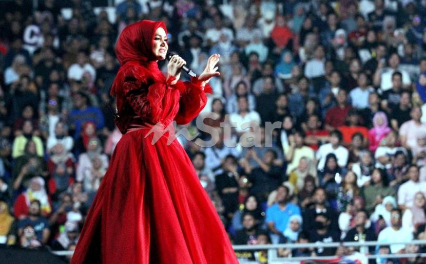 Nurhaliza on tour siti Fesyen Baju