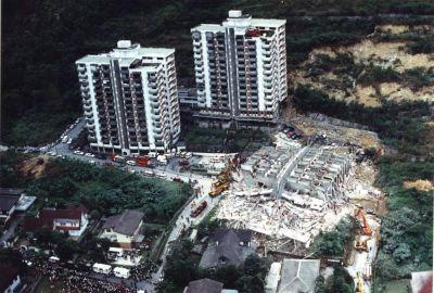 Gambar fail: Keadaan blok 1 Pangsapuri Highland Towers yang runtuh.