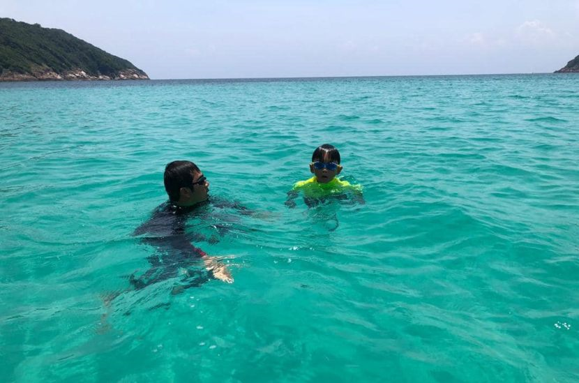 Autisme Bukan Penghalang Takluk Laut Lepas Jurulatih Senarai Tip Persediaan Ibu Bapa Bawa Anak Istimewa Berenang Famili Mstar