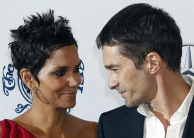 Aktres Halle Berry dan tunangnya, aktor Olivier Martinez