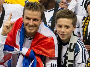 Brooklyn (kanan) bersama bapanya, Beckham.