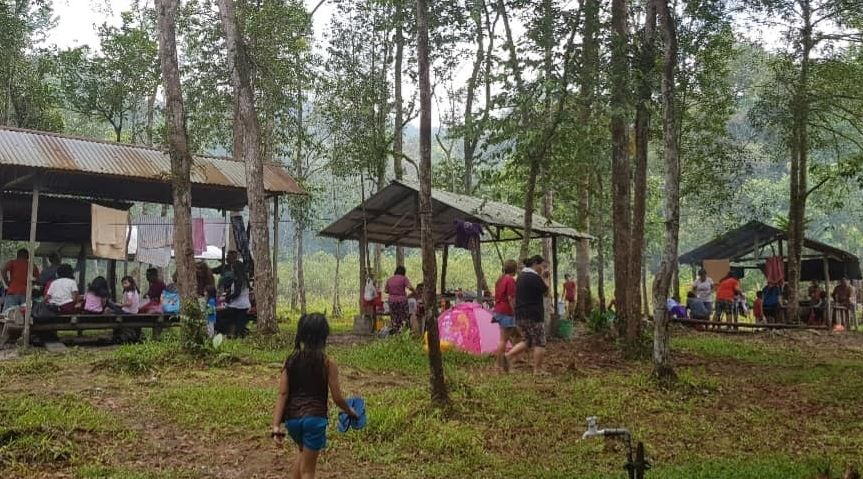 Meriahnya Berkelah Di Sungai Adis Airnya Jernih Kristal Banyak Pondok Comel Destinasi Mstar
