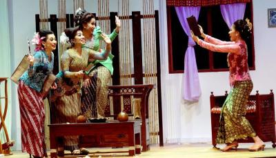 Antara babak dalam teater Nyonya and The Gang