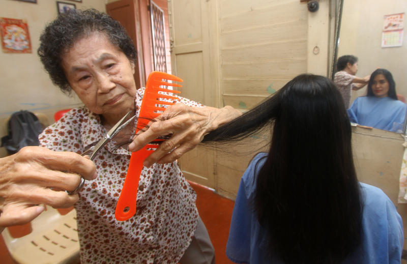 Percaya atau tidak... Gunting rambut di kedai Toknya hanya ...