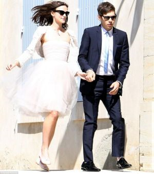 Keira Knightley sah berkahwin dengan James Righton.