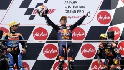 Juara dunia yang baru, Sandro Cortese merangkul kejuaraan kali kelima selepas berjaya memenangi Moto3 di Grand Prix Australian di Phillip Island pada Ahad.