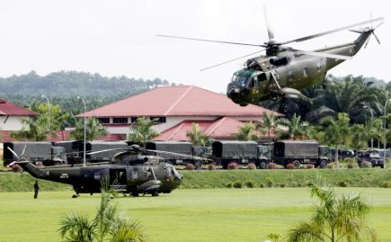 Sebuah helikopter Nuri berlepas dari Kolej Integrasi Ilmu berhampiran Kampung Tanduo, lokasi pasukan keselamatan melancarkan serangan ofensif ke atas penceroboh kumpulan bersenjata di Lahad Datu.