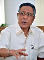  Pengerusi SPR, Tan Sri Abdul Aziz Mohd Yusof