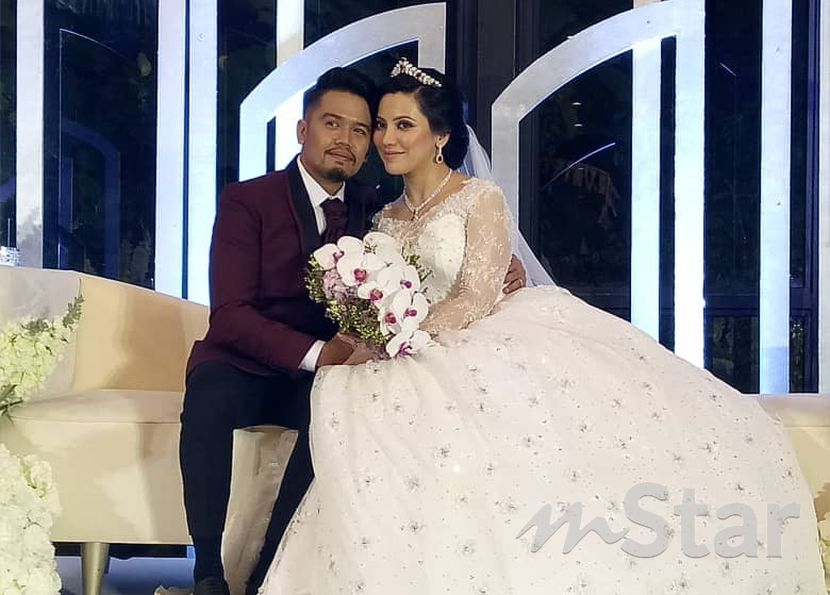 Nina Iskandar Bergelar Isteri Penolong Pengarah Lan Lebah April Lalu Hiburan Mstar