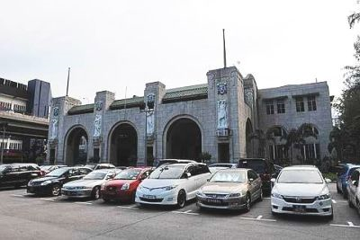 ISU SELESAI... Stesen Keretapi Tanah Melayu Berhad (KTMB) Tanjung Pagar, Singapura bakal dipulihara sebagai monumen sejarah yang penting. Ia bakal menjadi tarikan utama dalam projek pembangunan di kawasan itu kelak. — Foto AFP