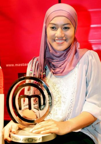 Ezani Farhana Md Monoto juara Masterchef Malaysia yang pertama.