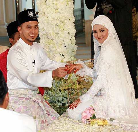 Diiktiraf sebagai 'Wedding of the Year' memandangkan perkahwinan Mawi dan Ekin mendapat liputan meluas. Ianya juga disiarkan secara langsung dari Astro Oasis pada pagi pernikahan yang berlangsung di Masjid Sultan Abu Bakar.
