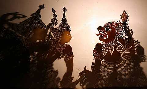 Gambar hiasan wayang kulit. - Foto THE STAR Oleh AZHAR MAHFOF