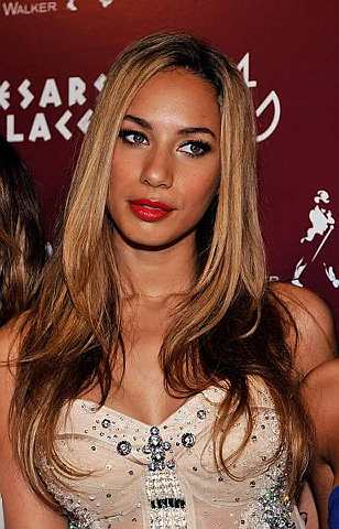 Leona Lewis hadir ke majlis pembukaan Matt Goss Live from Caesars Palace pada 12 Mac 2010 di Las Vegas, Nevada. - Foto AFP