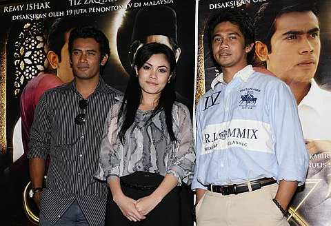 Tiga tunggak utama Nur Kasih The Movie, (dari kiri) Remy Ishak, Tiz Zaqyah dan Fizz Fairuz pada sesi pratonton media, baru-baru ini.