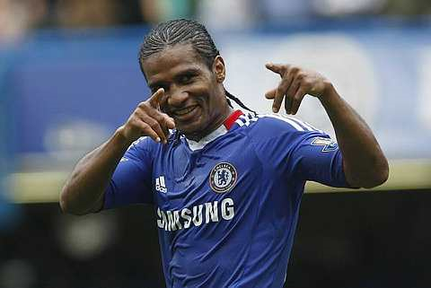 Malouda menjaringkan dua gol untuk Chelsea.