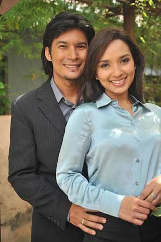 Pasangan Rashidi Ishak dan Vanida Imran yang baru menyambut ulang tahun mereka yang ke-10 tampil dalam program Cerita Cinta di TV3.