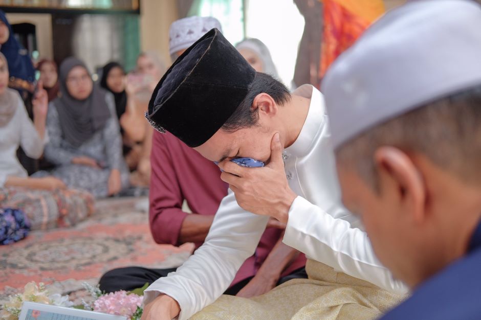 Berderai Air Mata Pengantin Lelaki Ketika Ditanya Tok Kadi Soalan Ini Saya Bagi Dia Tisu Selepas Nikah Saya Menangis Juga Viral Mstar