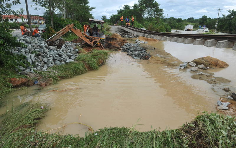 Banjir 11 Jalan Di Johor Masih Ditutup  Semasa  mStar