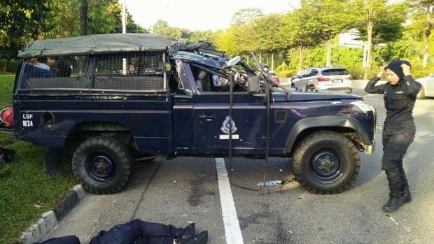 Land Rover Terbabas Tujuh Anggota Polis Cedera Semasa Mstar