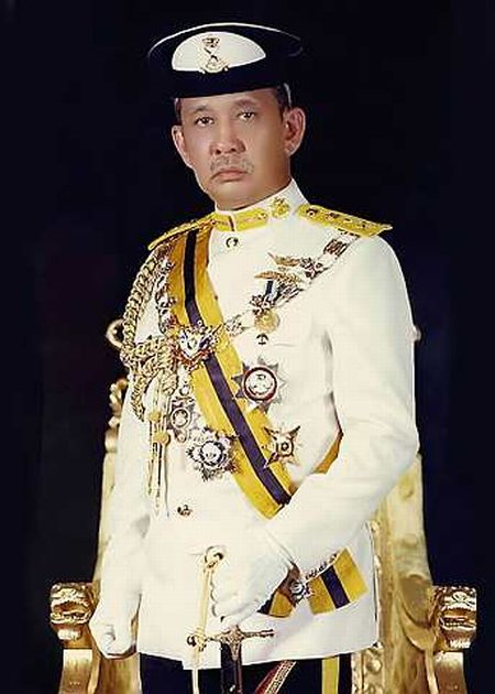 ALMARHUM SULTAN ISKANDAR Ibni ALMARHUM SULTAN ISMAIL