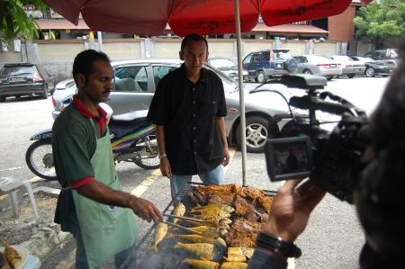 Program Warung Kita ini disasarkan kepada para penonton yang berumur dalam lingkungan 18 hingga 40 tahun terutamanya para suri rumah.
