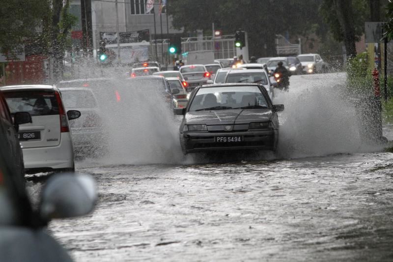 Banjir Kilat Landa Beberapa Kawasan Di Pulau Pinang Semasa Mstar