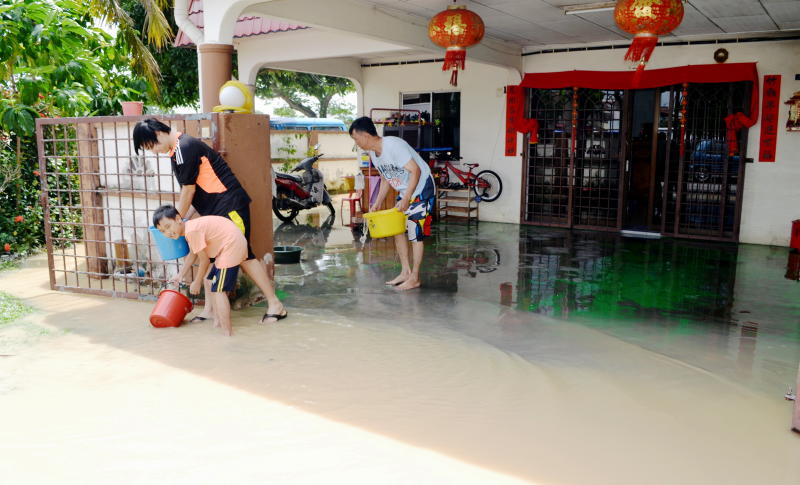 Pagi Mangsa Banjir Di Melaka Negeri Sembilan Dan Johor Meningkat Semasa Mstar