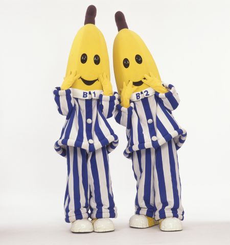 Bananas in Pyjamas dari Isnin hingga Jumaat jam 9 pagi. Berhibur bersama B1 dan B2, Rat-in-A-Hat yang nakal serta tiga ekor patung beruang iaitu Amy, Lulu dan Morgan. 
